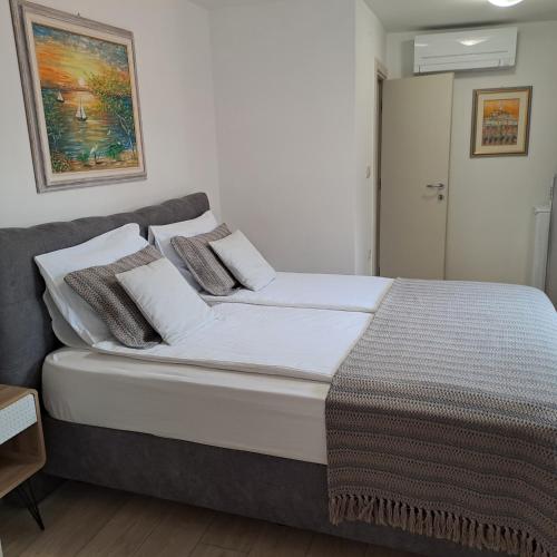 Apartment Lino - city center