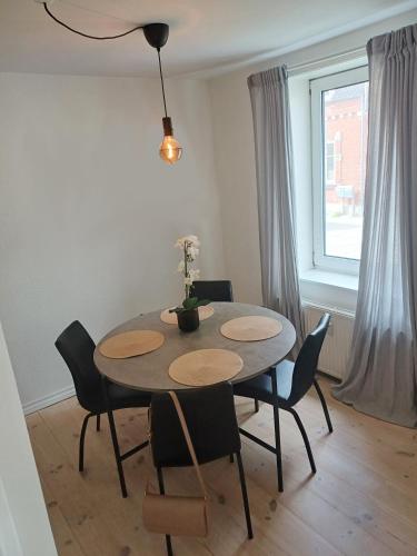 Posezení v ubytování Apartment In The City With Free Parking