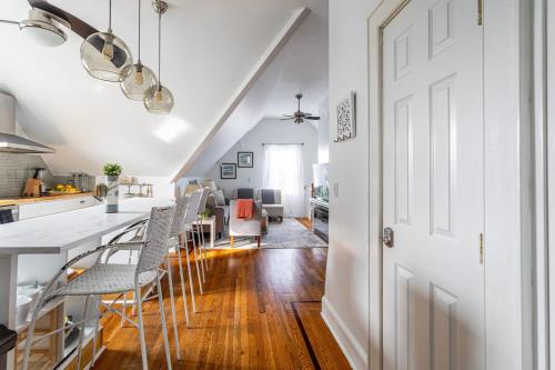 Gallery image of Newly Renovated 5BR 2BA Haven with Amenities in Bridgeport