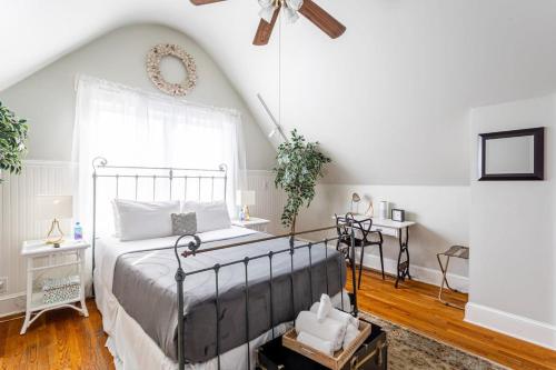 Gallery image of Newly Renovated 5BR 2BA Haven with Amenities in Bridgeport