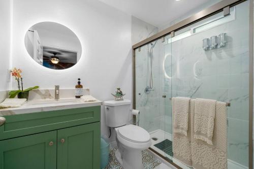 Gallery image of October Sale! 35 Off - Casa Lanzit, Near Lax in Los Angeles