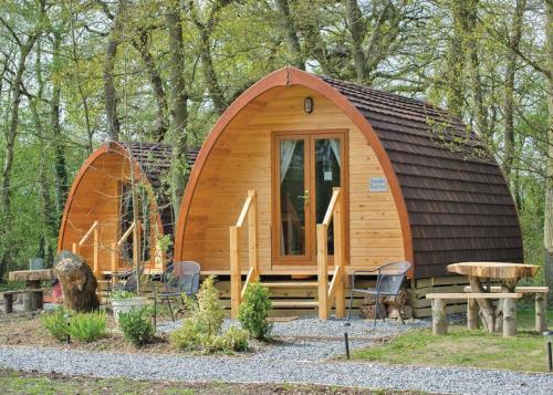 Κήπος έξω από το Paradise Lakeside Lodges