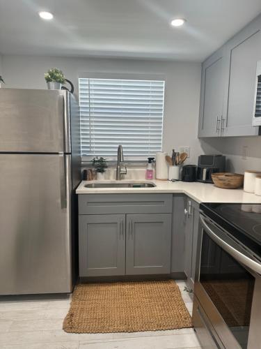 Gambar di galeri bagi Like New - Beach Studio Apartment di Deerfield Beach