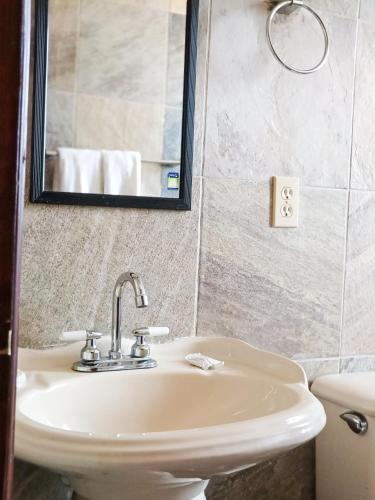 Un baño de Hostal las Quintas