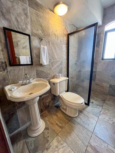 Un baño de Hostal las Quintas
