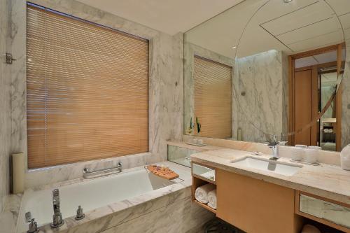 Ένα μπάνιο στο Shaoxing Tianma Grand Hotel