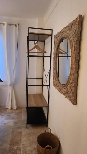 Ένα μπάνιο στο Villa Argonaute