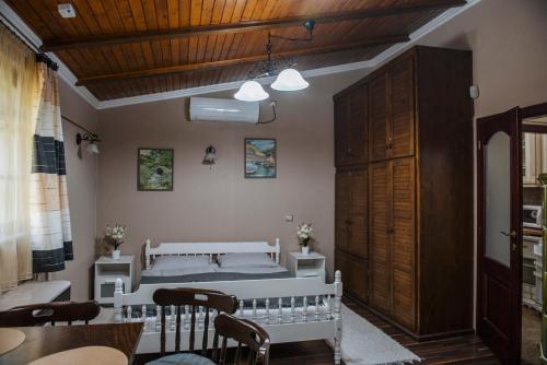 Ruang duduk di Nola vendeghaz