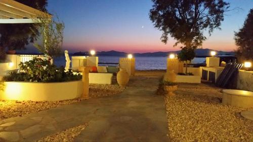 Right on the beach- BEACHFRONT-Best unit -Paros