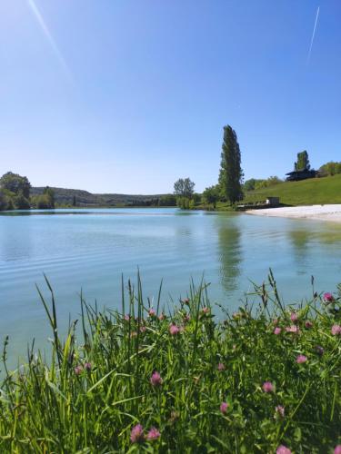 Ảnh trong thư viện ảnh của LES REFUGES DU LOT Le Cosy ở Mauroux