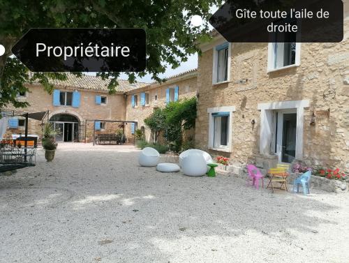 Photo de la galerie de l'établissement Domaine du grand platane, à Saint-Paul-Trois-Châteaux