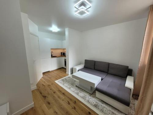 Charmant studio rénové près de La Défense