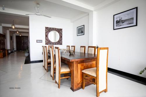 Φωτογραφία από το άλμπουμ του Florain Otium Talpe - 3 Bedroom Oceanfront Villa σε Unawatuna