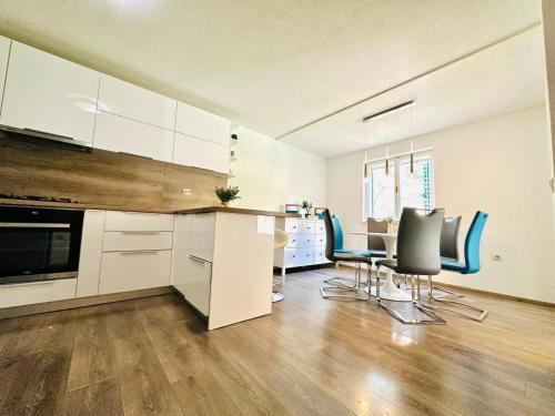 Dapur atau dapur kecil di Beach house Bol