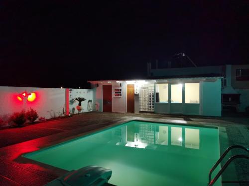 Πισίνα στο ή κοντά στο Oasis Lower Ground Floor Apartment