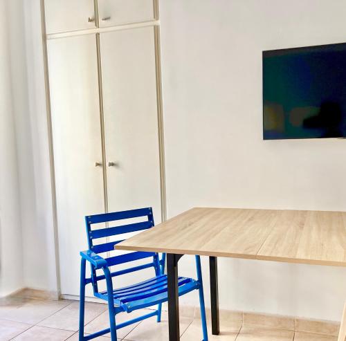 Televízia a/alebo spoločenská miestnosť v ubytovaní Azur apartment on Massena street