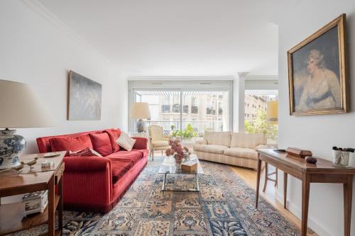 Veeve - Refined Retro