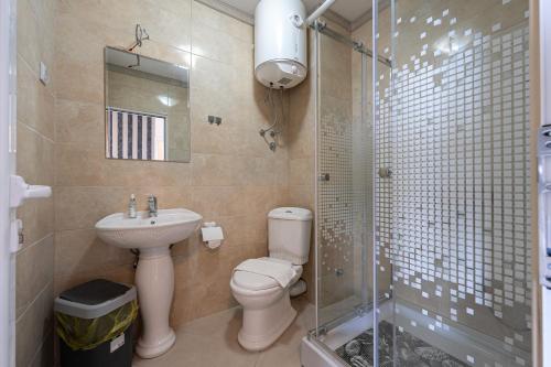 Ένα μπάνιο στο Villa Glamour