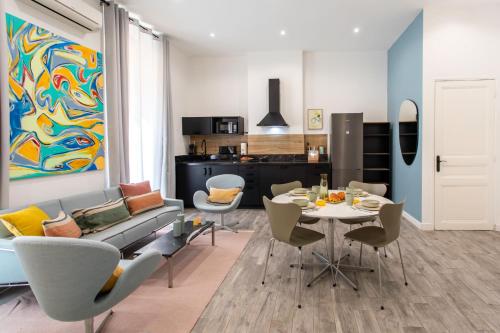 C15 - 2 BDR Historic Old Cannes 5 min Sea - AC & Wifi