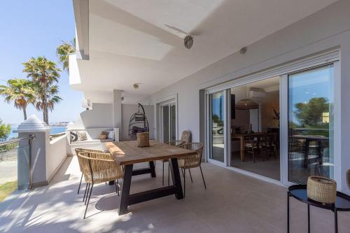 Renovated apt Douro - balcony right at the sea