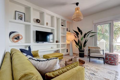 Renovated apt Douro - balcony right at the sea