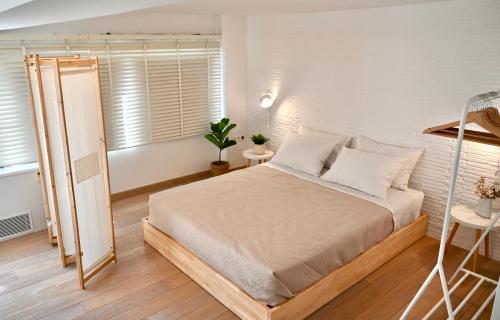 Bright and comfy apartment in the heart of Athens