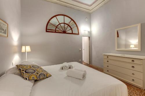 Academy House by Mamo Florence