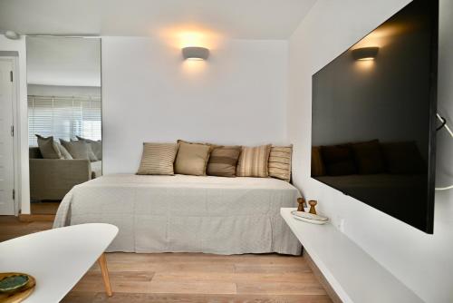 Bright and comfy apartment in the heart of Athens