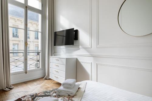 Pick A Flat's Apartment in Louvre - Croix des Petits Champs