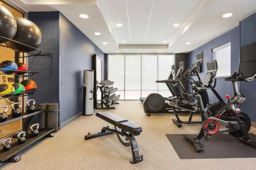 Fitness centrum a/nebo fitness zařízení v ubytování Home2 Suites By Hilton York