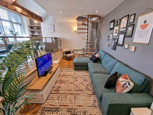 TV/trung tâm giải trí tại Luxury Piccadilly Duplex Flat by City SuperHost