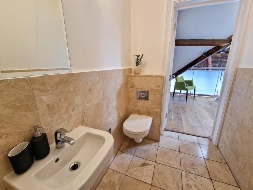 3 Bed Piccadilly Duplex City Centre photo 19