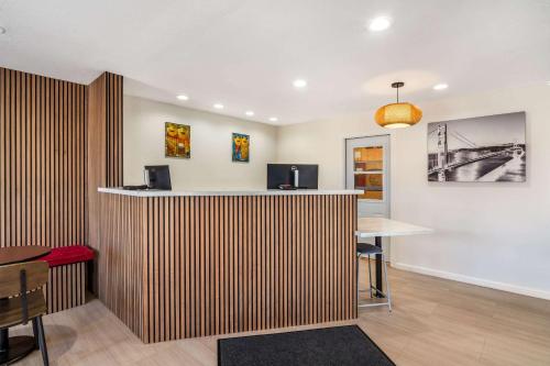 La Luna Inn, Ascend Hotel Collection Image