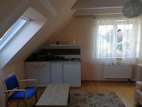 Gallery image of Helles Gästezimmer mit Kleinküche und Badbenutzung in Schwabmünchen