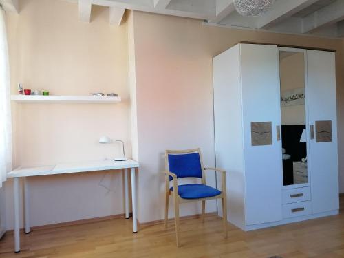 Gallery image of Helles Gästezimmer mit Kleinküche und Badbenutzung in Schwabmünchen