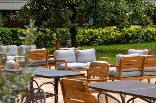 Jardín al aire libre en Novotel Rouen Sud Zenith Parc Expo