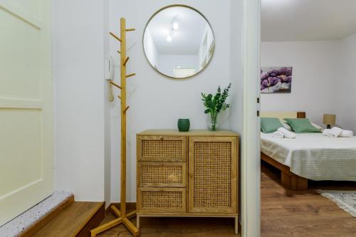 Кровать или кровати в номере Pretty apartment in the centre - Old Town Zadar
