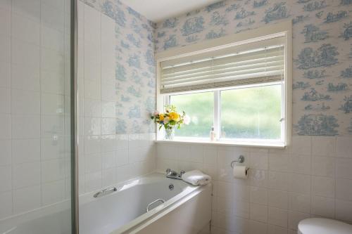 Ένα μπάνιο στο Blue Haze