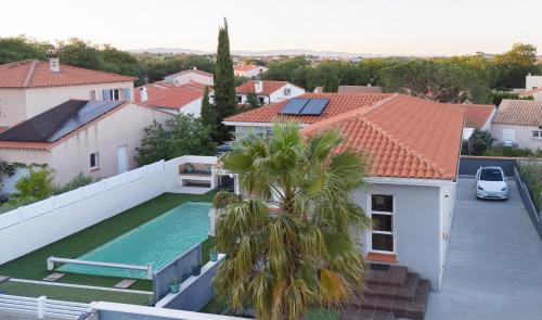 Grande maison moderne avec piscine 10 personnes