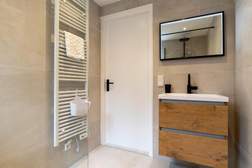 Ένα μπάνιο στο Hello Zeeland - Schoolstraat 6A