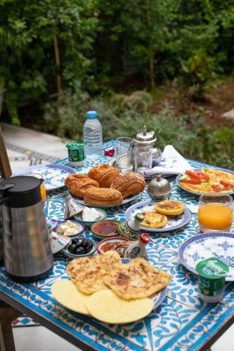 Jídlo v penzionu nebo okolí