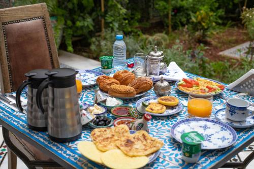 Jídlo v penzionu nebo okolí