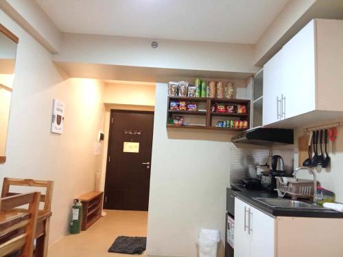 Kuchyň nebo kuchyňský kout v ubytování Atria T3 Unit 624 Pool View