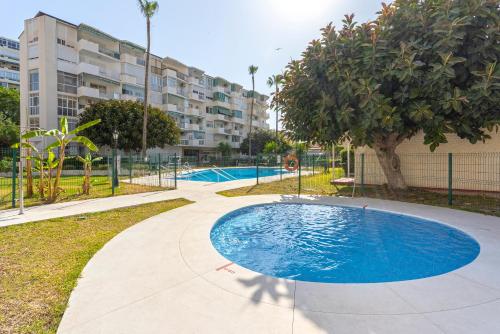 Aloha 6 - 2-Bedroom Apartment for 4 with Pool, Balcony and AC