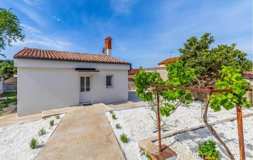 Stunning Home In Vinkuran With Wifi