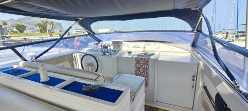 Desirè Charming House Boat photo 27