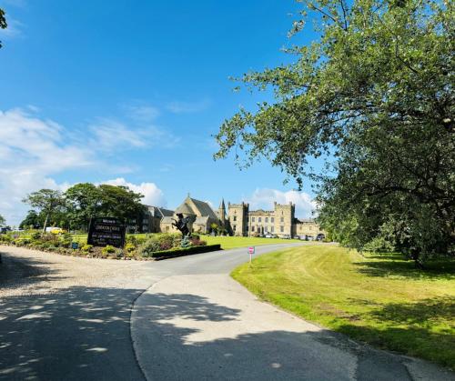Sneaton Castle photo 33