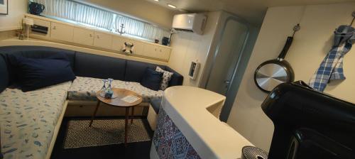 Desirè Charming House Boat photo 33