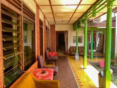 Posezení v ubytování Parikesit Guest House