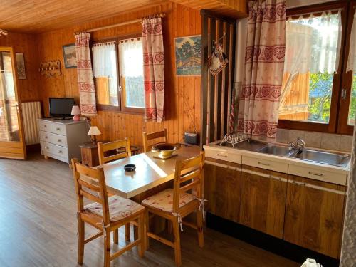 Studio confortable pour 2 personnes avec WIFI à Châtel